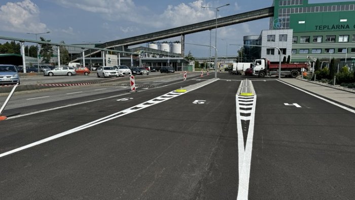 Svislé a vodorovné dopravní značení